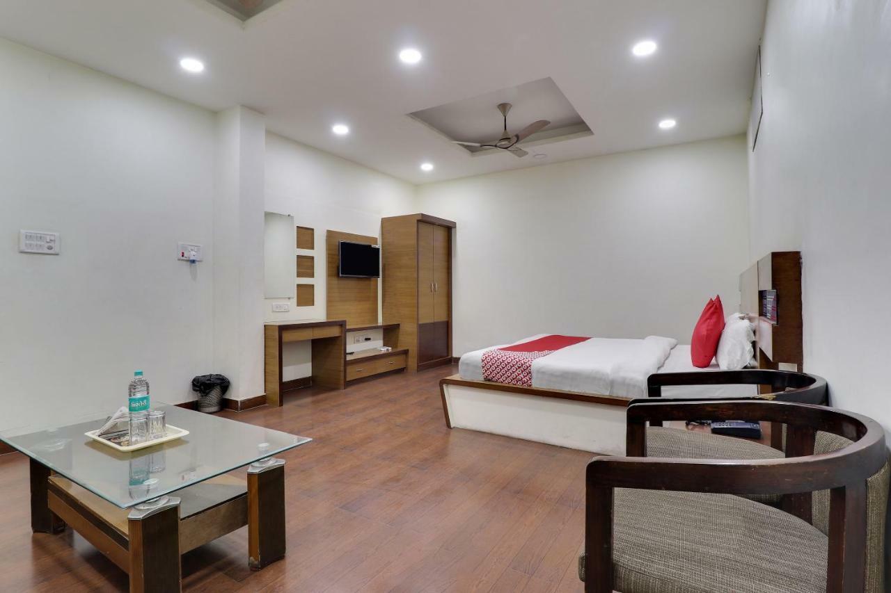 Oyo 43936 Hotel Rajputana Palace Farrukhabad Room photo